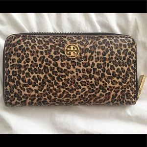 Tory Burch Envelope Zip Wallet
